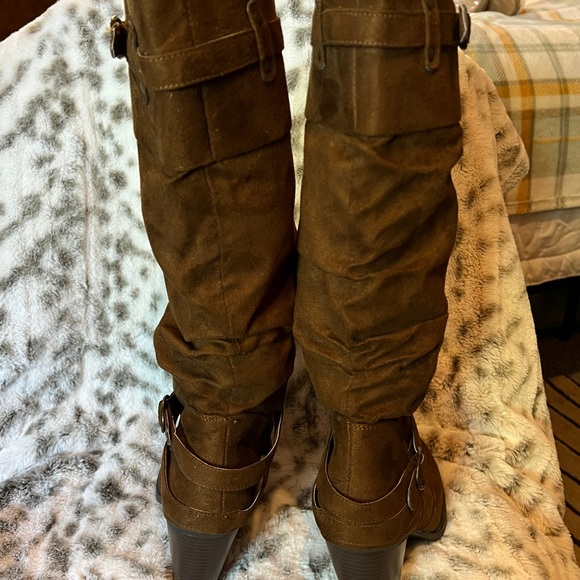 Dania platform, high heel heel brown suede with buckle size 5.5 - Picture 3 of 9